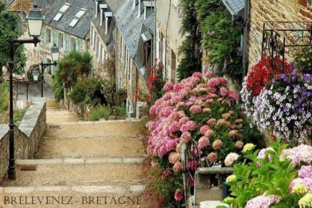 Вилла Brelevenez 18 Rue Crec H Quellien Ланьон Экстерьер фото